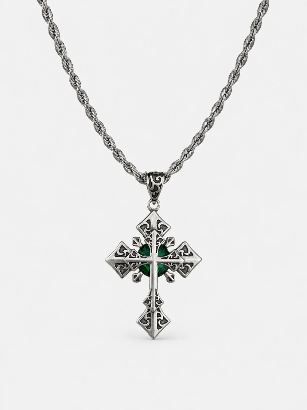 Collier croix vintage en émeraude ornée
