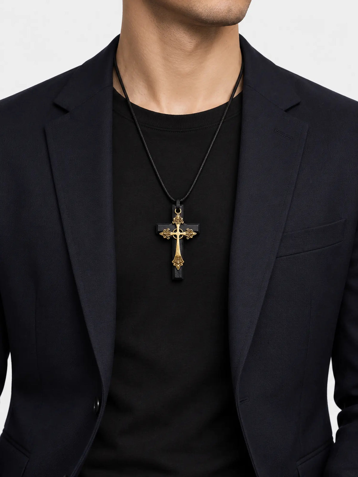 Collier croix en bois noir avec détails dorés anciens