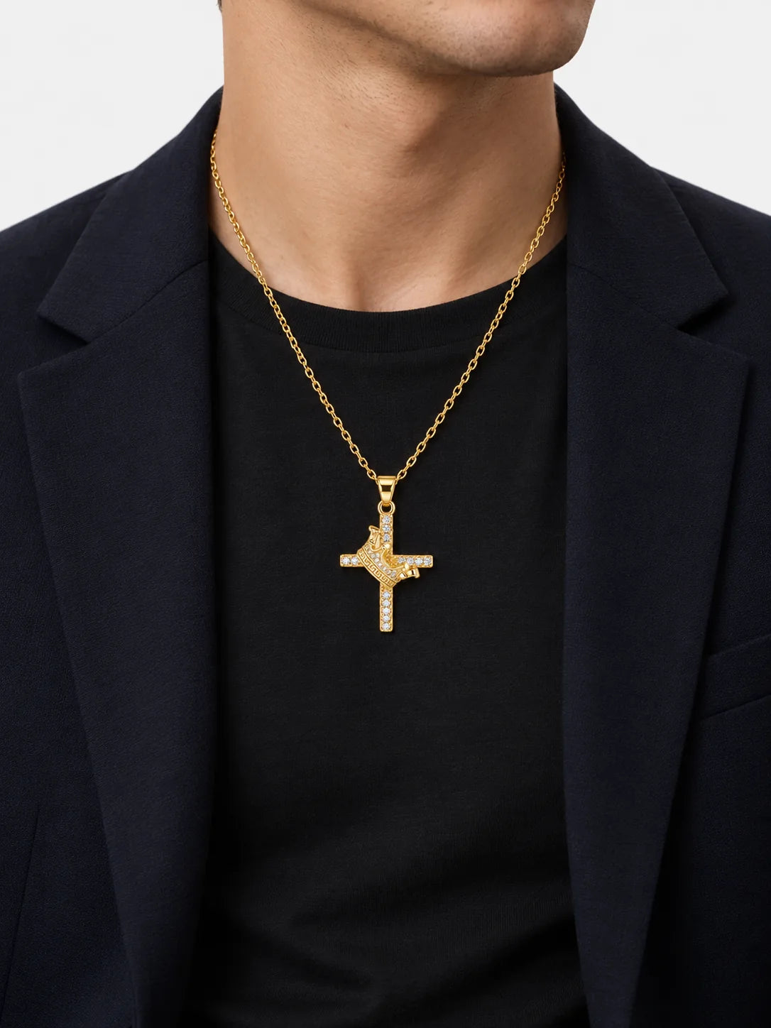 Collier délicat croix et couronne en or