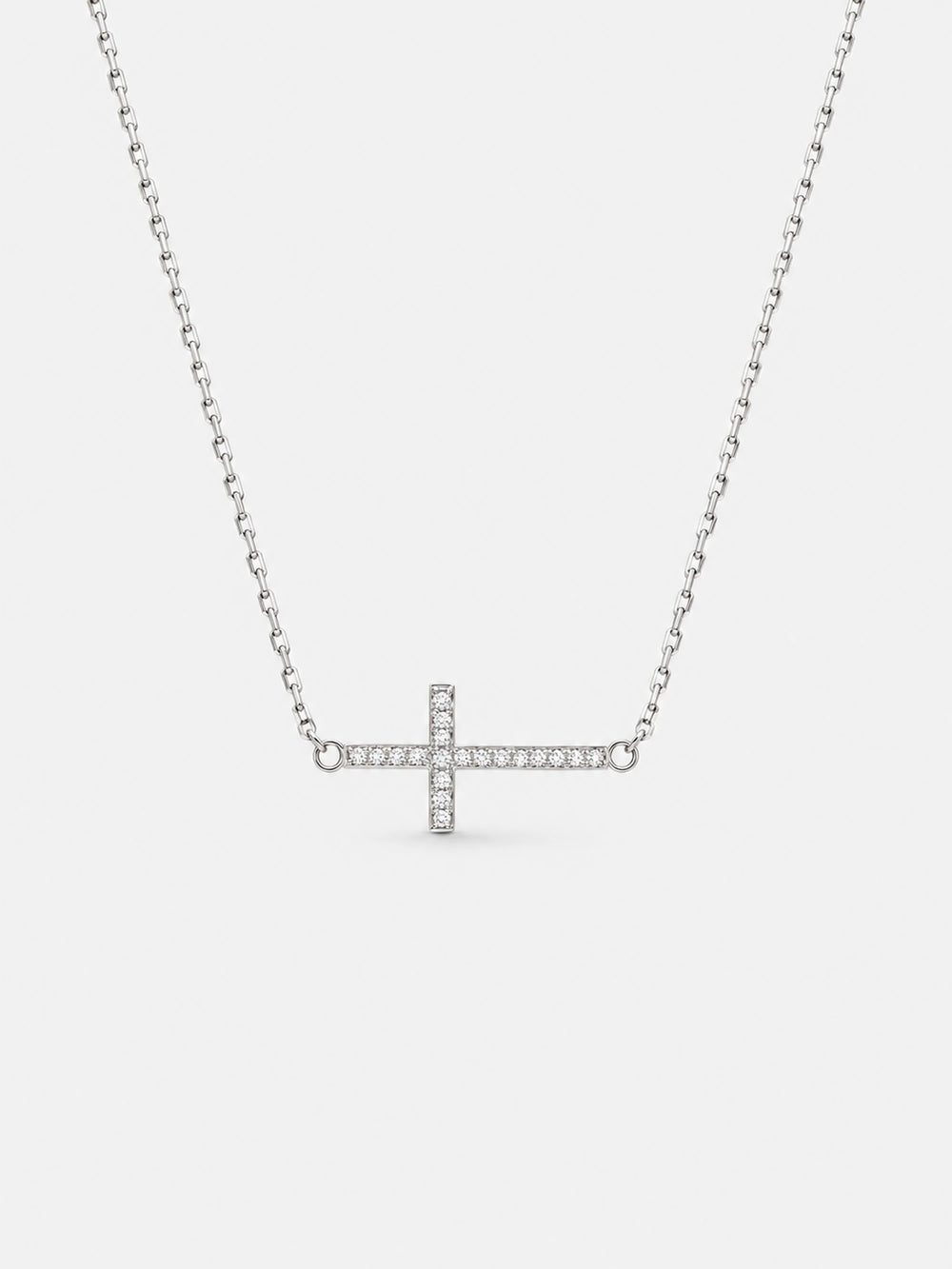 Petit collier croix pavé pour femme