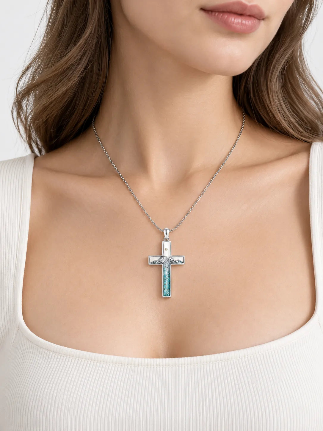 Collier croix en turquoise des montagnes